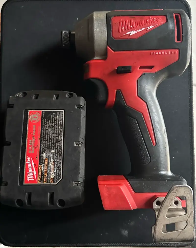 Llave de impacto inalámbrica Milwaukee Brushless - 1