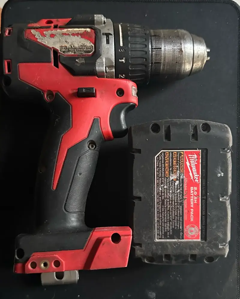 Taladro Inalámbrico Milwaukee Brushless con Batería - 2