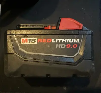 Batería Milwaukee M18 RedLithium HD 9.0 Ah - miniatura 1