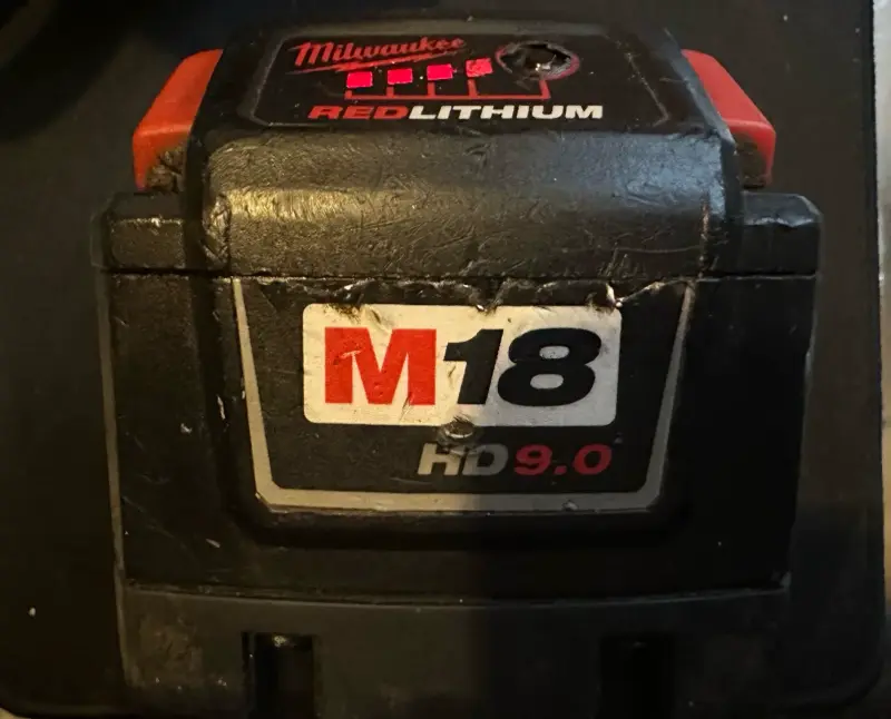 Batería Milwaukee M18 RedLithium HD 9.0 Ah - 3