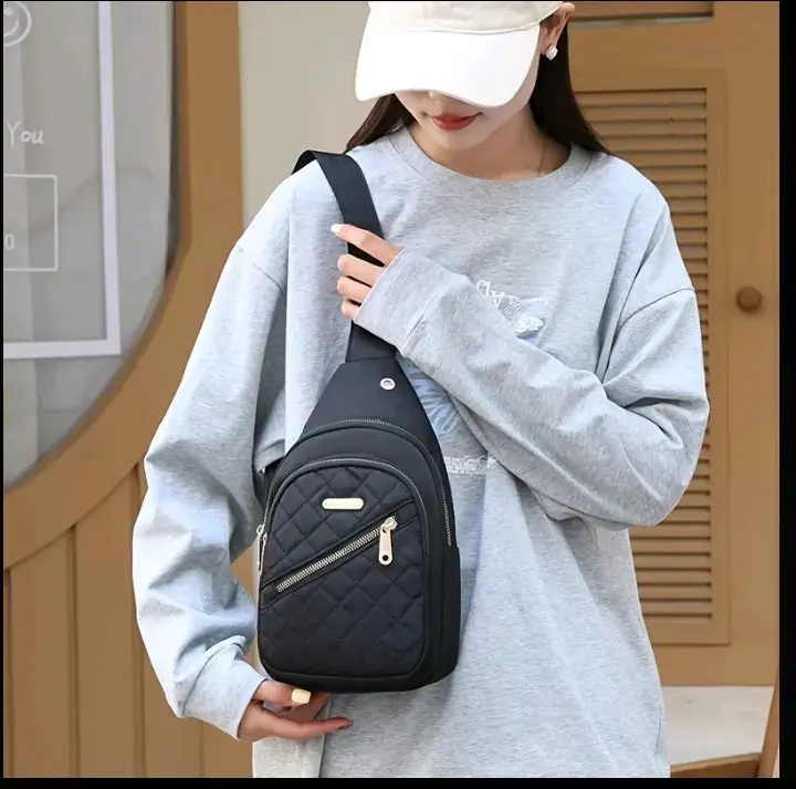 Mochila bandolera negra acolchada unisex - 3
