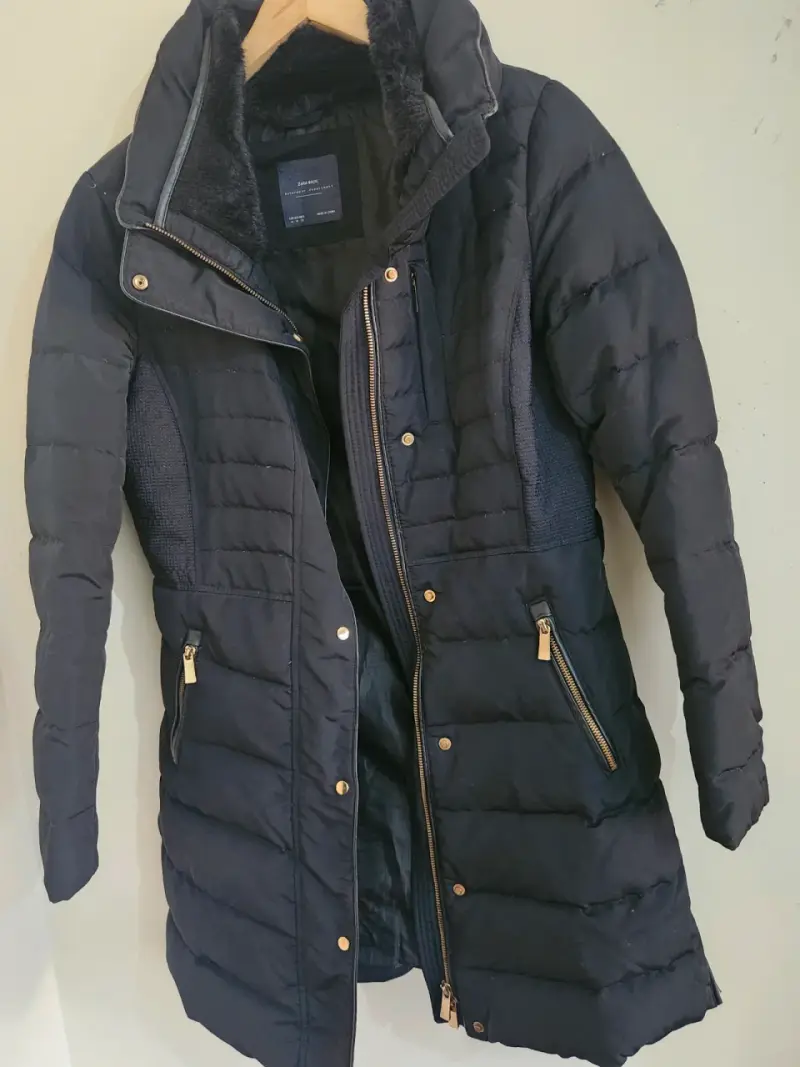 Abrigo negro acolchado Zara Basic para mujer - 1