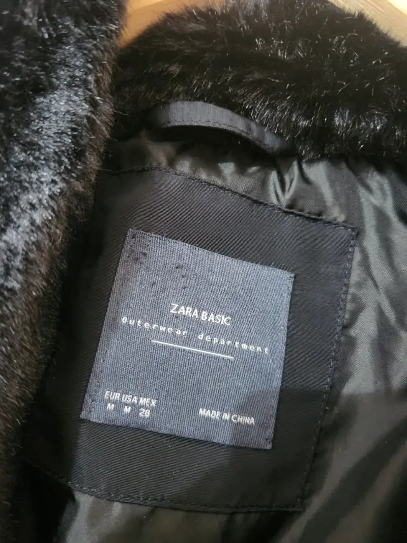 Abrigo negro acolchado Zara Basic para mujer - 2