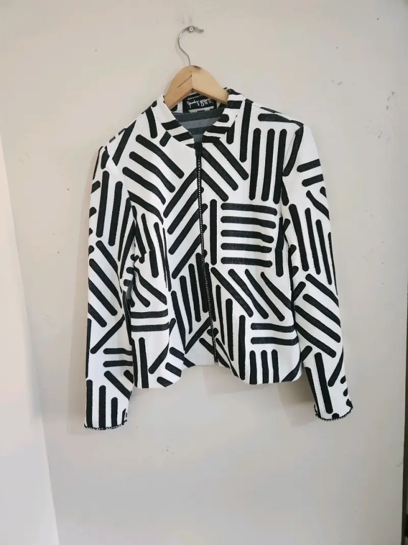 Chaqueta estampada Joseph Ribkoff en blanco y negro - 1