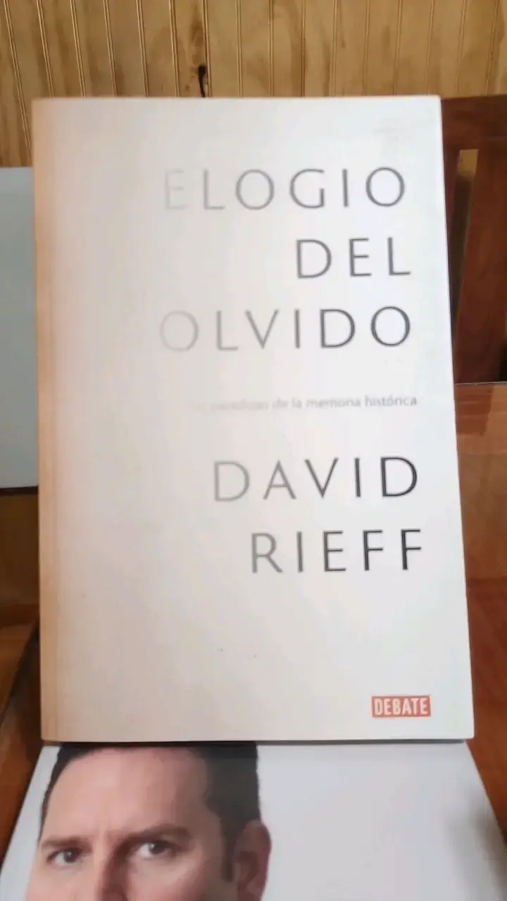 Libro Elogio del Olvido de David Rieff - 1