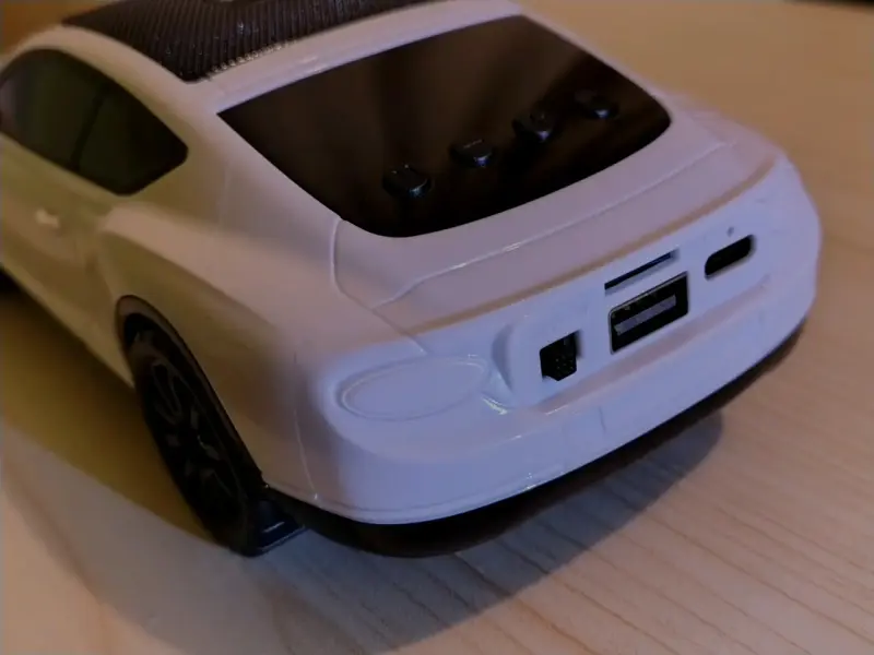 Parlante inalámbrico en forma de auto - 3