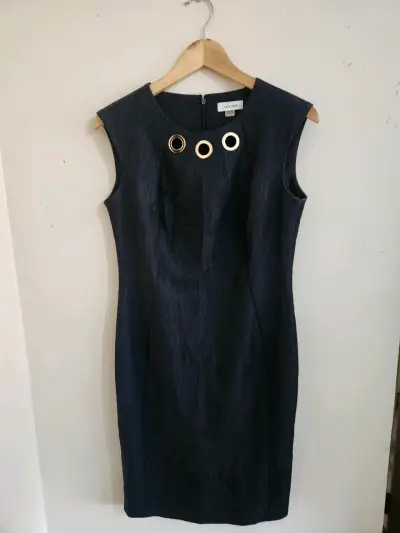 Vestido Calvin Klein azul con aros decorativos - miniatura 1