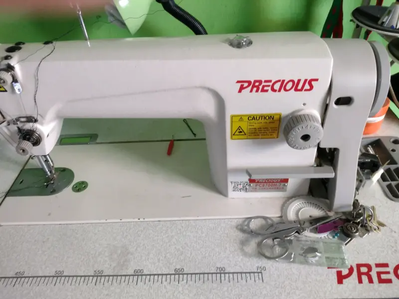 Máquina de Coser Industrial Precious con Mesa - 2