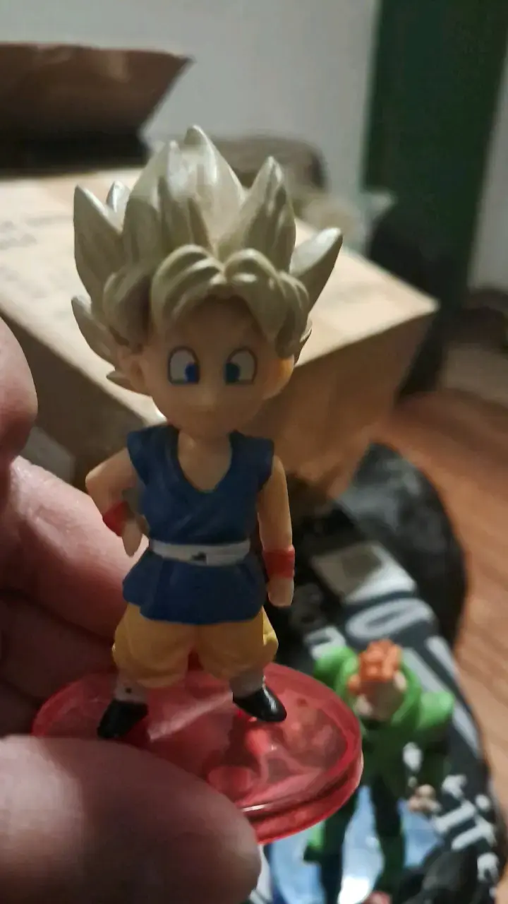 Figura de colección Super Saiyan - 3