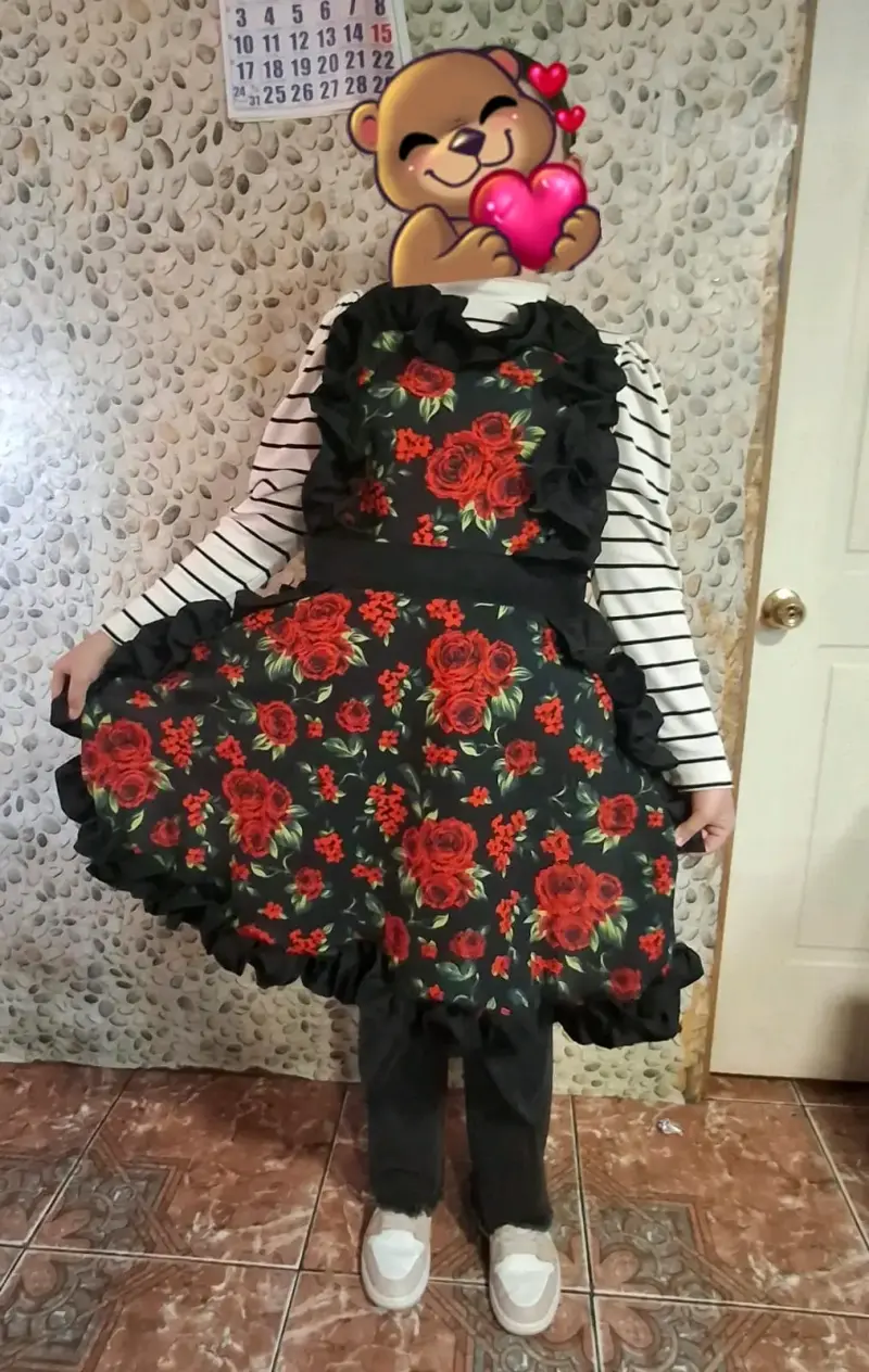 Delantal con estampado floral y volantes - 1