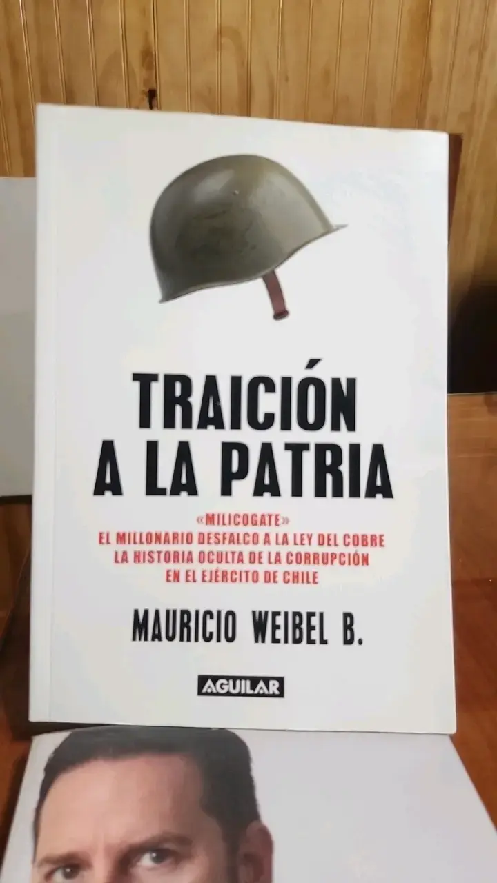 Libro 'Traición a la Patria' de Mauricio Weibel - 1