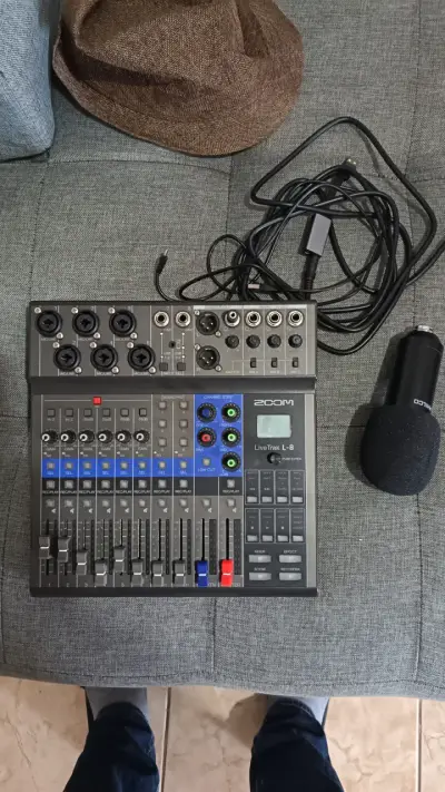 Mixer Digital Zoom Livetrack L-8 con Micrófono - miniatura 2