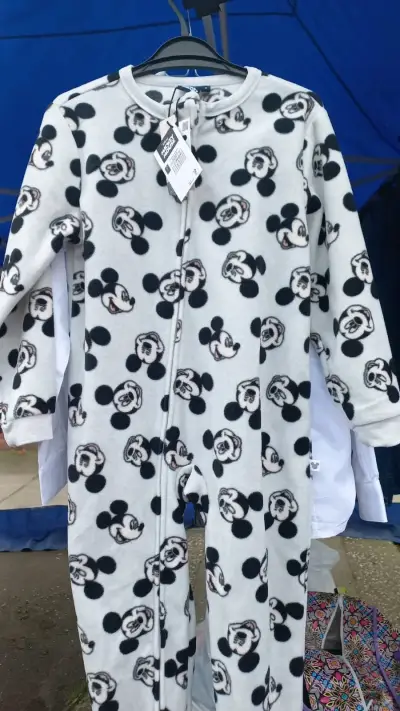 Pijama enterizo infantil Mickey Mouse - miniatura 1