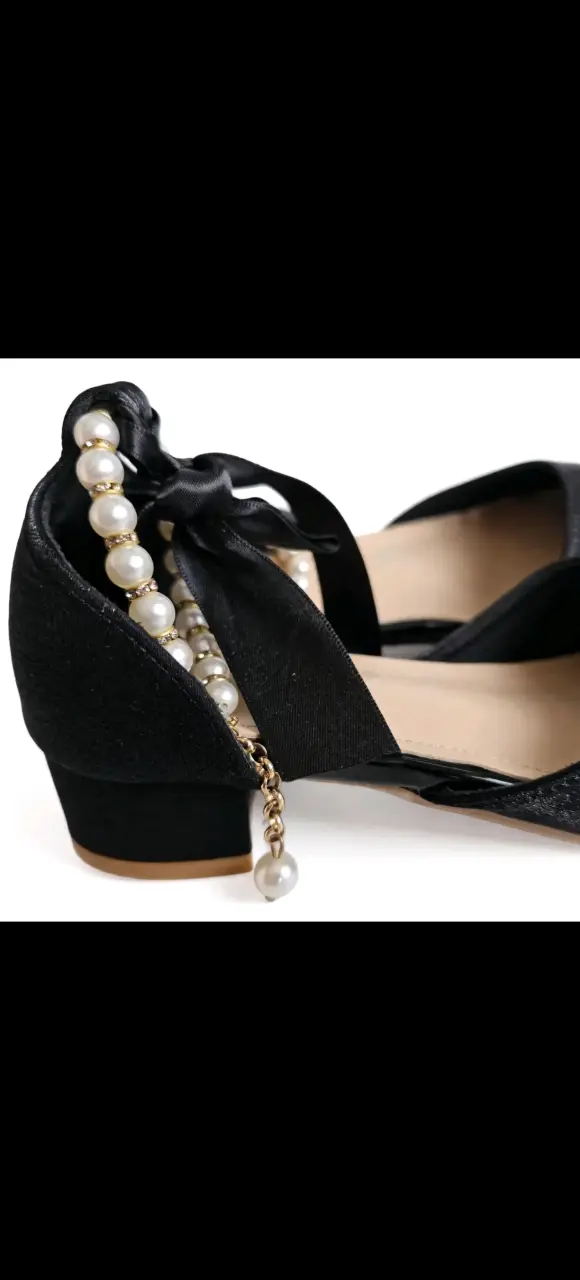 Zapatos planos negros con perlas y lazo - 4