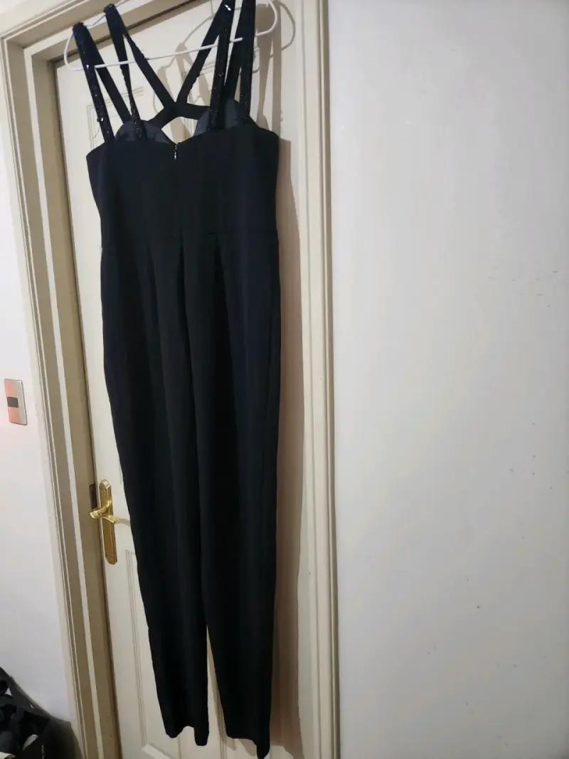 Enterito negro elegante con tirantes cruzados - 3