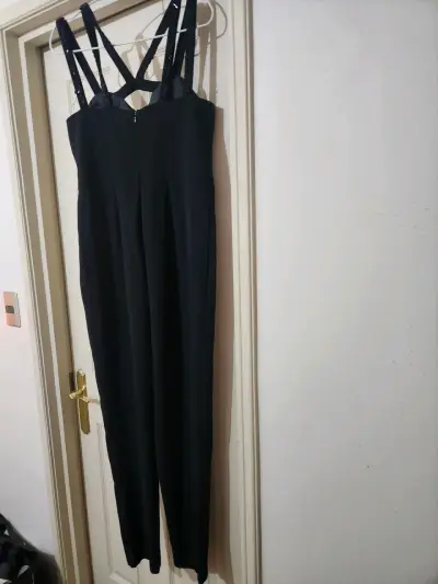 Enterito negro elegante con tirantes cruzados - miniatura 3