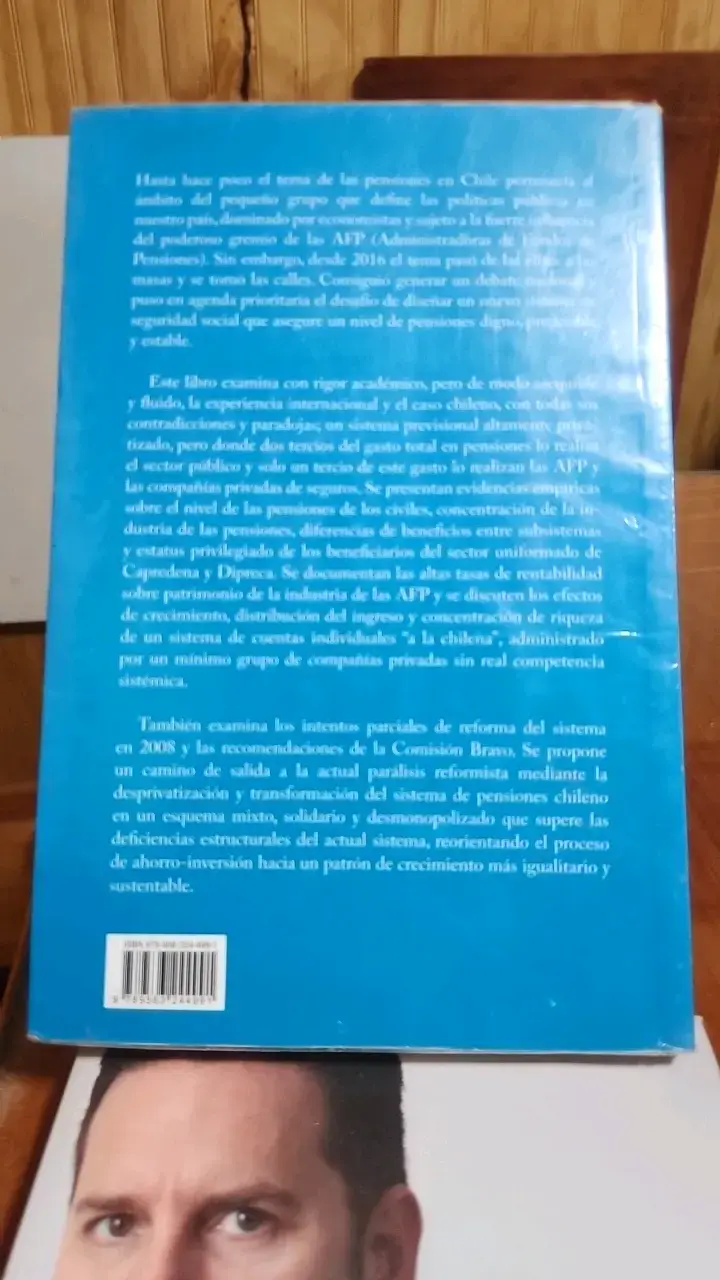 Libro Pensiones a la Chilena de Andrés Solimano - 2