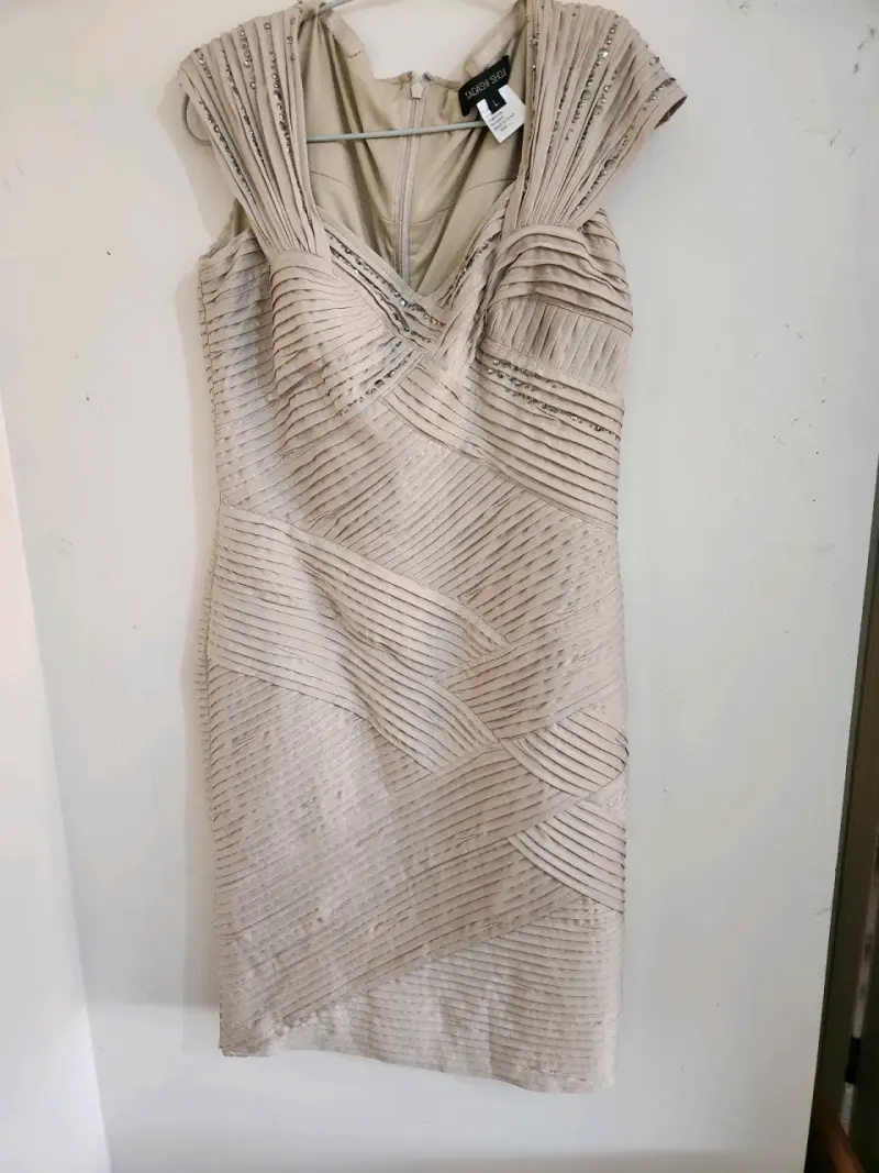 Vestido de fiesta beige con detalles Tadashi Shoji - 2