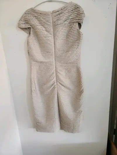 Vestido de fiesta beige con detalles Tadashi Shoji - miniatura 3