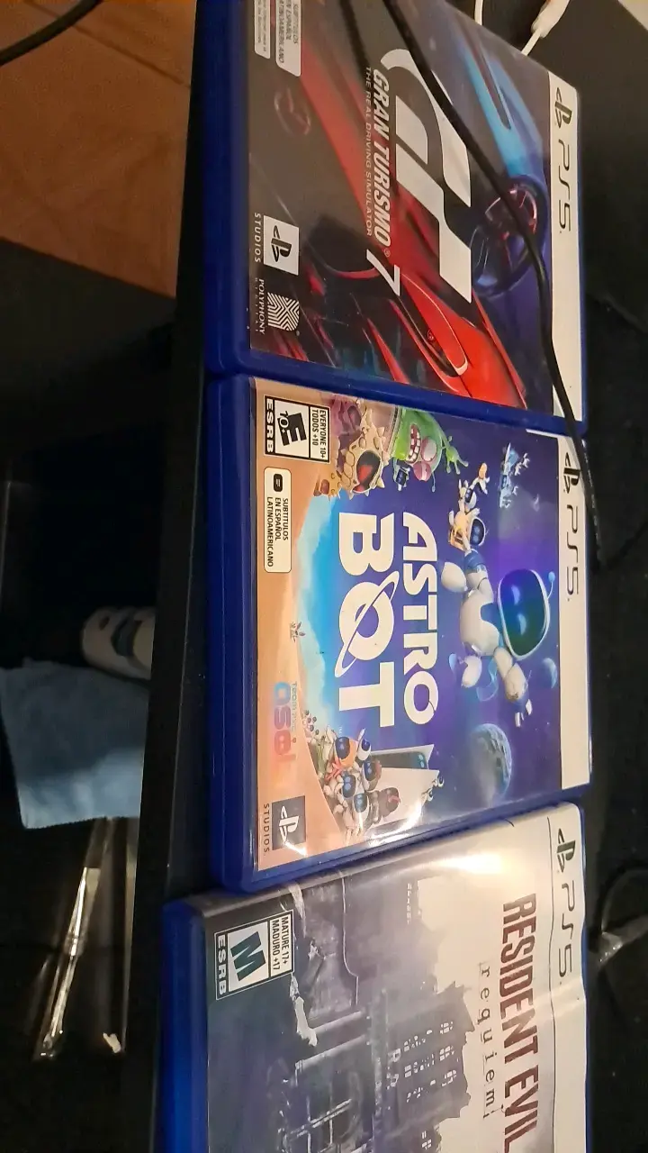 Consola PlayStation 5 con juegos incluidos - 2
