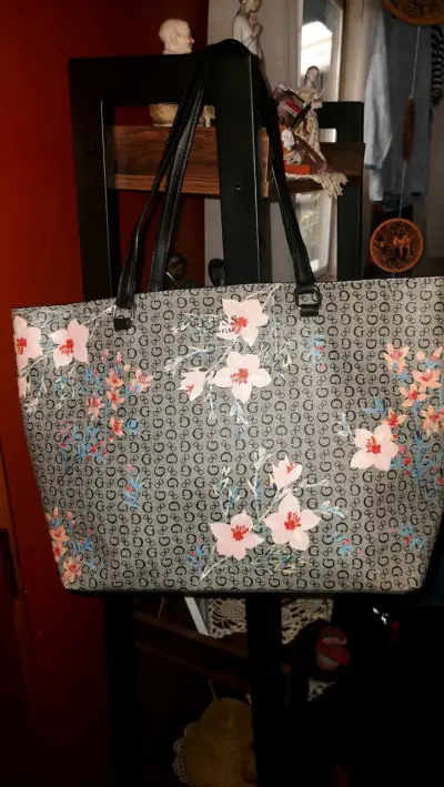 Bolso tote Guess con diseño floral - miniatura 3