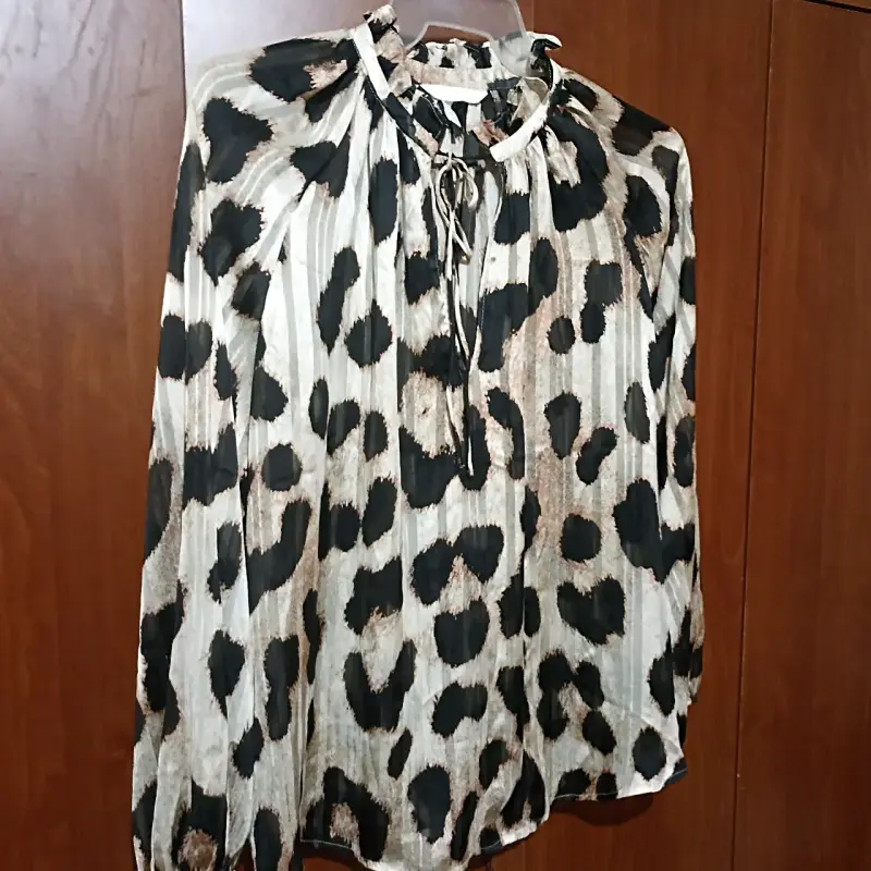 Blusa estampado animal print H&M - 1