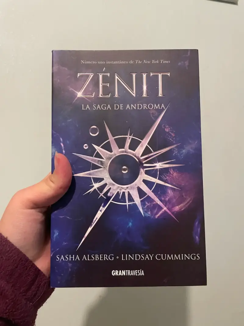 Libro Zénit La Saga de Androma de Sasha Alsberg y Lindsay Cummings