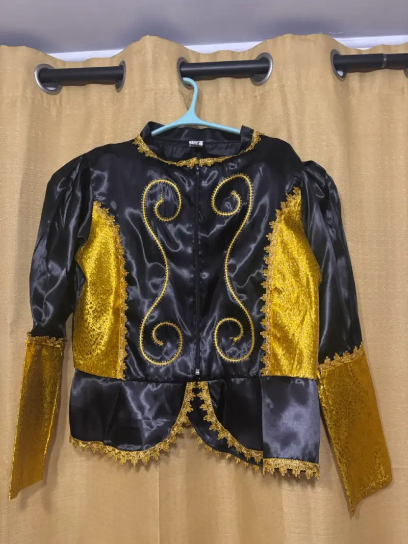 Traje de Danza Folclórica Negro y Dorado