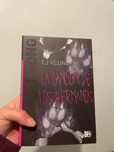 Libro 'La Canción de los Hermanos' de TJ Klune - miniatura 1