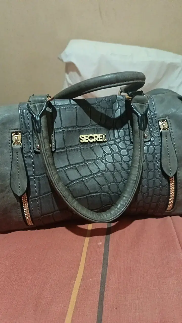 Bolso de mano Secret con diseño de cocodrilo