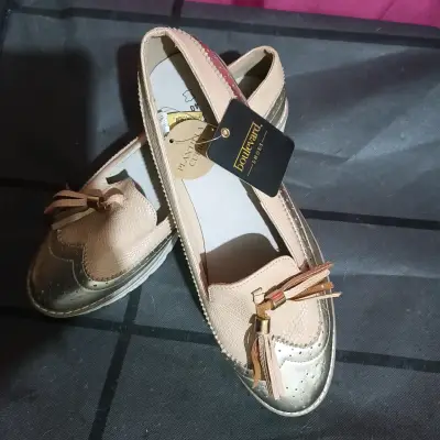 Zapatos planos beige con detalles dorados Boulevard - miniatura 4