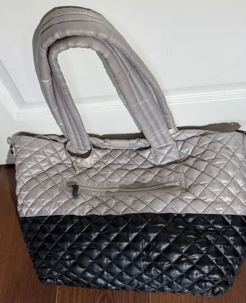 Bolso acolchado bicolor con diseño elegante - 2