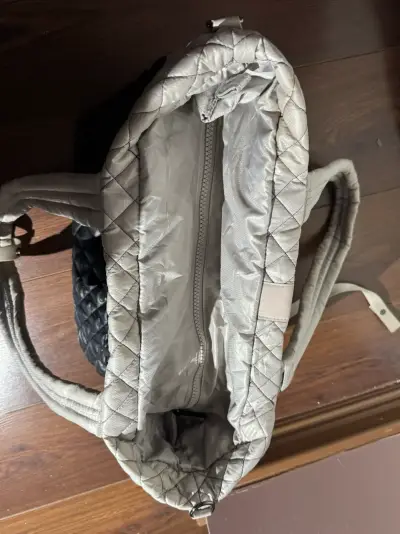 Bolso acolchado bicolor con diseño elegante - miniatura 3