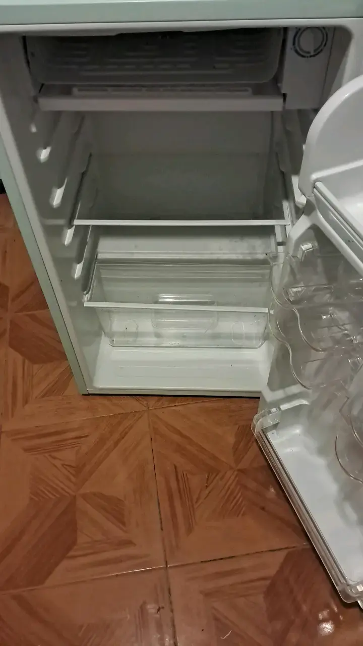Refrigerador compacto Libero color verde - 2