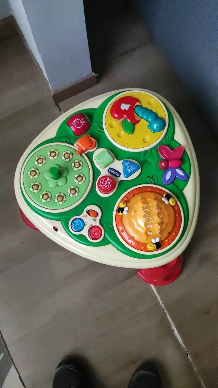Mesa de actividades infantil Chicco con luces y sonidos - 4