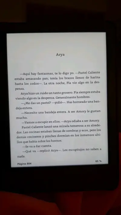 Kindle azul con funda protectora verde - miniatura 3