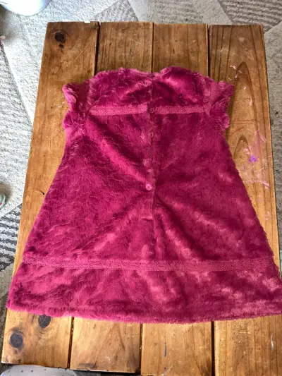 Vestido de niña color burdeos con detalles de flecos - miniatura 2