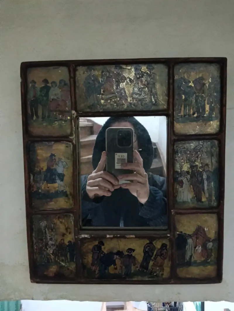 Espejo decorativo con marco pintado a mano