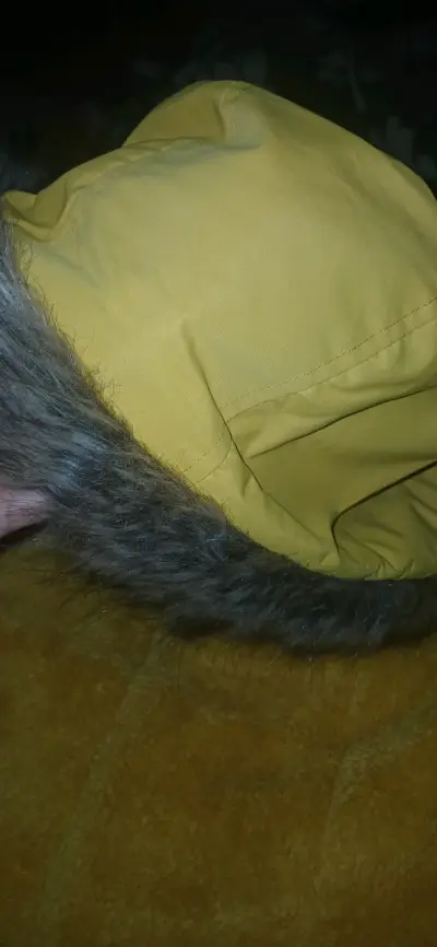 Parka amarilla con capucha de piel sintética VoP - miniatura 5