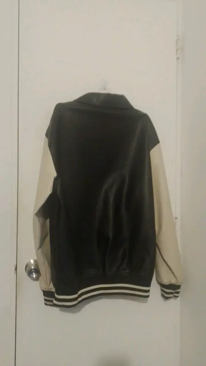Chaqueta estilo varsity negra y beige FSP - 2