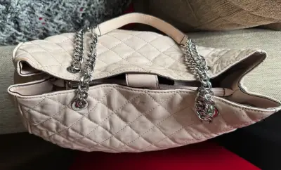 Bolso de cuero rosa pálido Michael Kors con cadena - miniatura 5