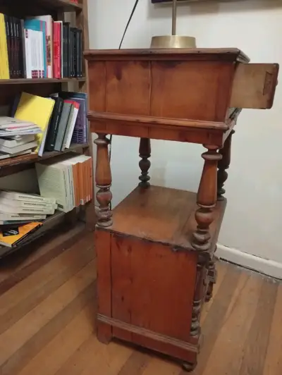 Mesa auxiliar de madera vintage con cajón - miniatura 4