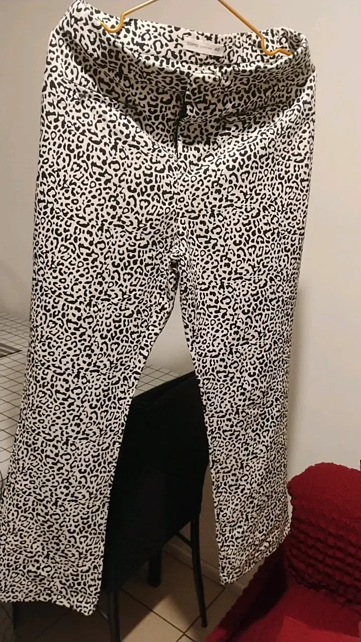 Pantalones estampado animal print talla 40