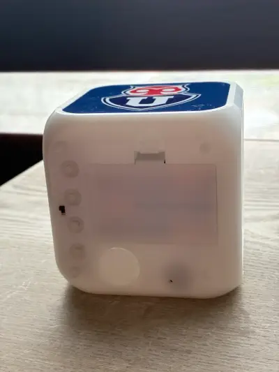 Reloj despertador digital con logo de Universidad de Chile - miniatura 4