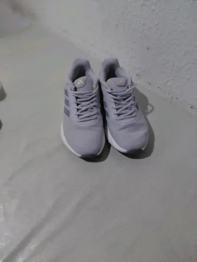 Zapatillas deportivas Adidas para mujer en gris y - miniatura 3