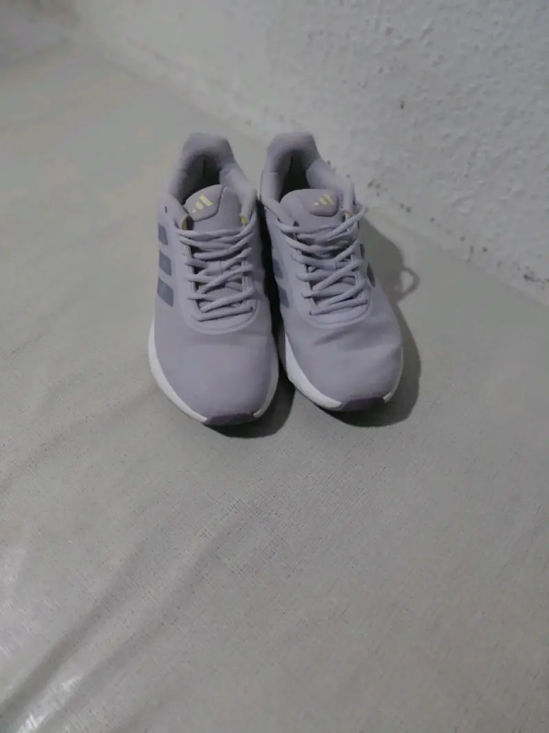 Zapatillas deportivas Adidas para mujer en gris y - 10