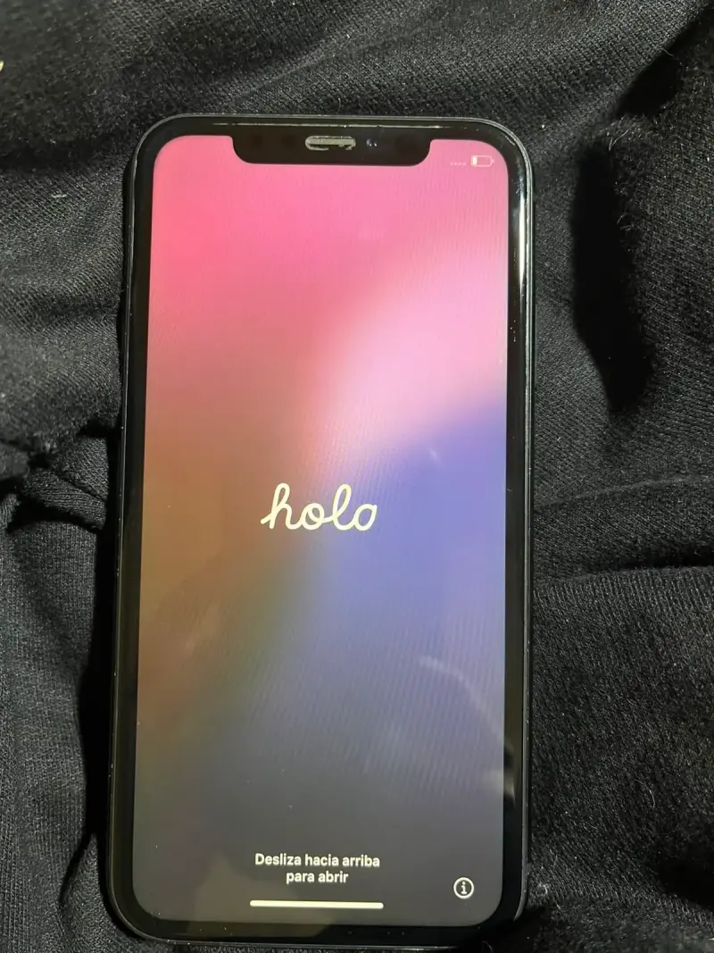iPhone con tapa rota para repuestos - 3