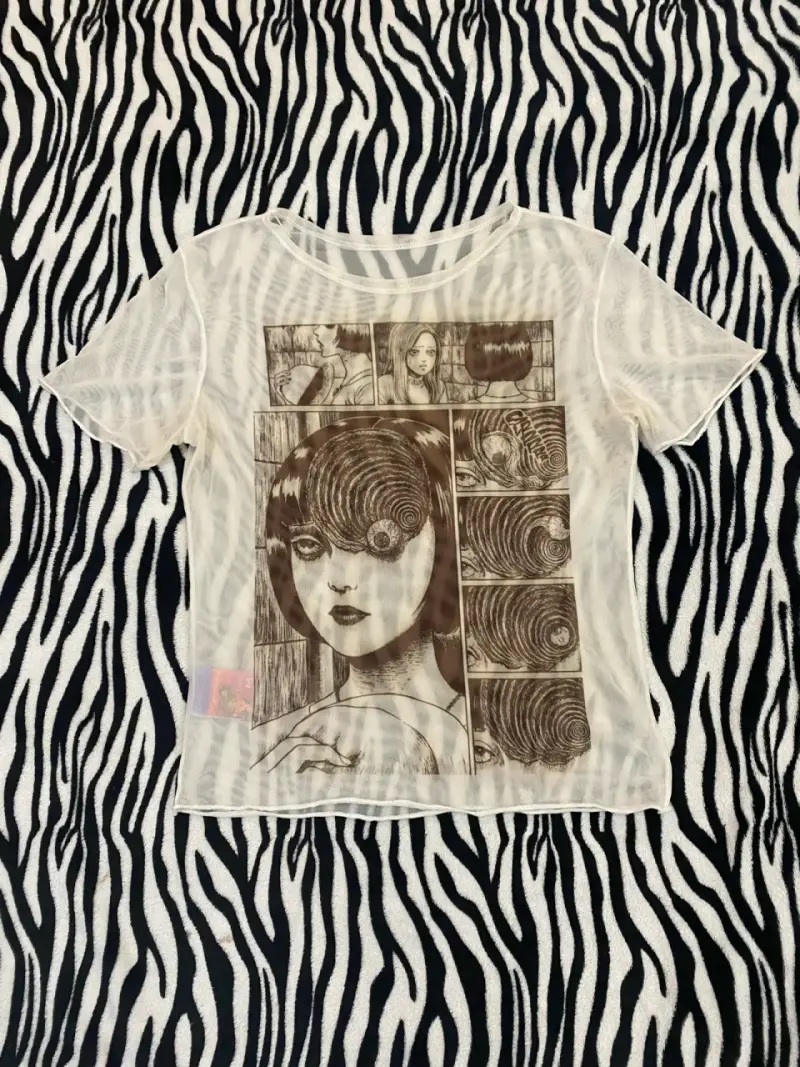 Polera manga corta con diseño de manga - 1