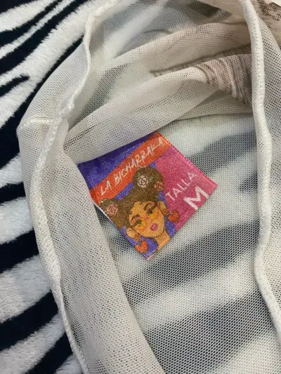 Polera manga corta con diseño de manga - miniatura 3