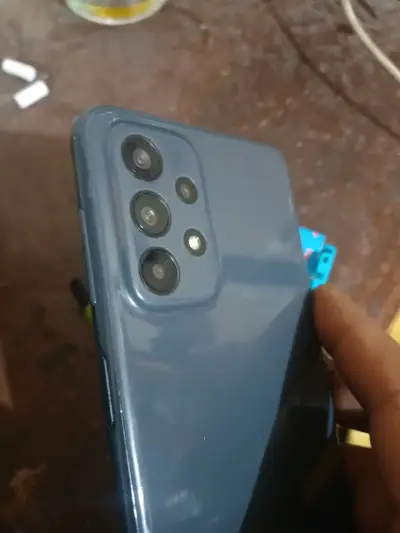 Samsung Galaxy A23 en buen estado - miniatura 2